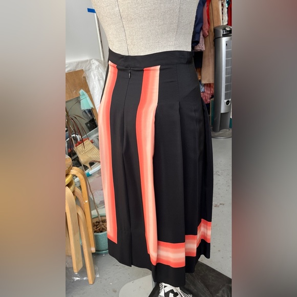 Les Petites Paris, 2010 ombré print rayon crepe midi skirt - Picture 4 of 7